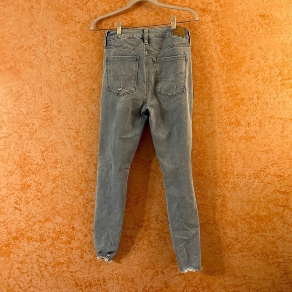 AMERICAN EAGLE Ripped Super High Rise Jegging size 6 - Picture 2 of 11